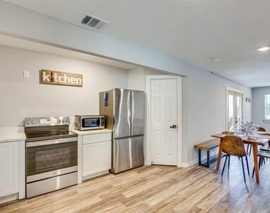 5248 Sam Houston Drive - Photo Thumbnail 9