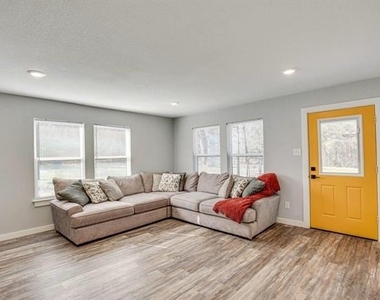 5248 Sam Houston Drive - Photo Thumbnail 5
