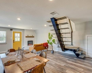 5248 Sam Houston Drive - Photo Thumbnail 2
