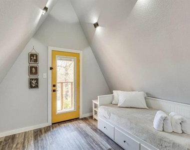 5248 Sam Houston Drive - Photo Thumbnail 15