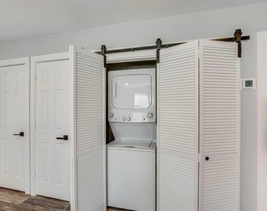 5248 Sam Houston Drive - Photo Thumbnail 7