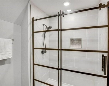 5248 Sam Houston Drive - Photo Thumbnail 17