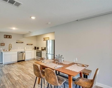 5248 Sam Houston Drive - Photo Thumbnail 8