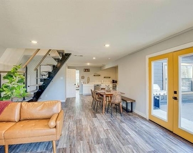 5248 Sam Houston Drive - Photo Thumbnail 3