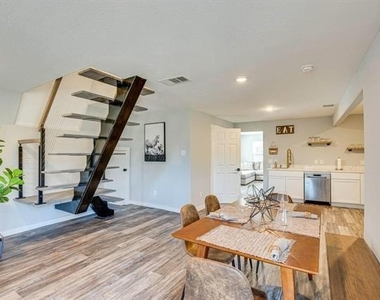 5248 Sam Houston Drive - Photo Thumbnail 4