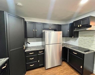 217 Adrian Drive - Photo Thumbnail 12