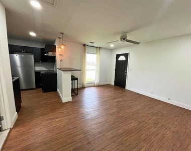 217 Adrian Drive - Photo Thumbnail 3