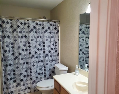 9290 Crimnson Court - Photo Thumbnail 8