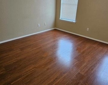 9290 Crimnson Court - Photo Thumbnail 17