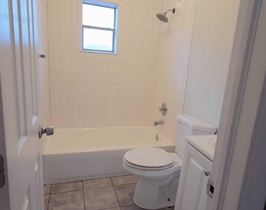 621 Nw 5th Avenue - Photo Thumbnail 4