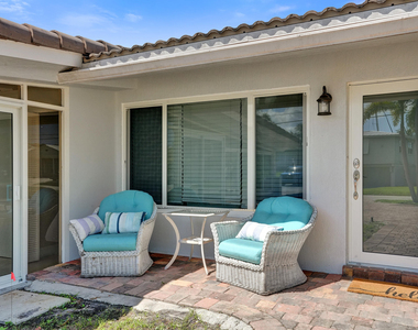 1633 Se 5th Court - Photo Thumbnail 2