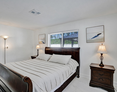 1633 Se 5th Court - Photo Thumbnail 13
