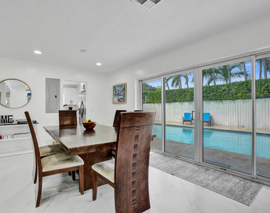1633 Se 5th Court - Photo Thumbnail 6