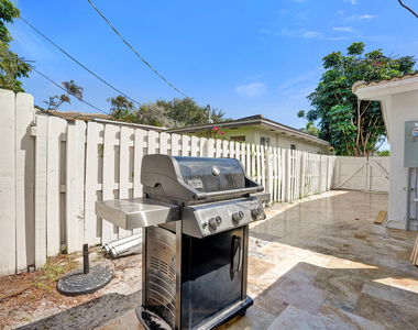1633 Se 5th Court - Photo Thumbnail 22