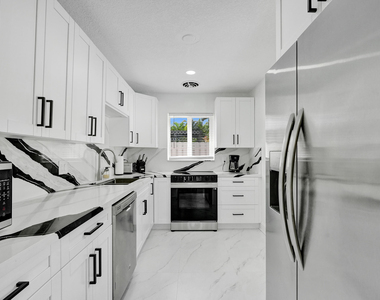 1633 Se 5th Court - Photo Thumbnail 17