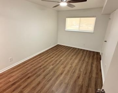 3933 Inwood Road - Photo Thumbnail 13