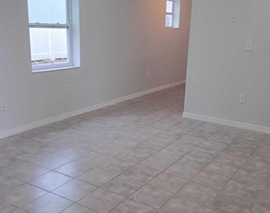 621 Nw 5th Avenue - Photo Thumbnail 5