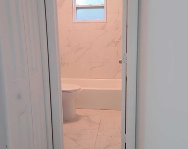 621 Nw 5th Avenue - Photo Thumbnail 3