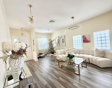 159 Berenger Walk - Photo Thumbnail 5