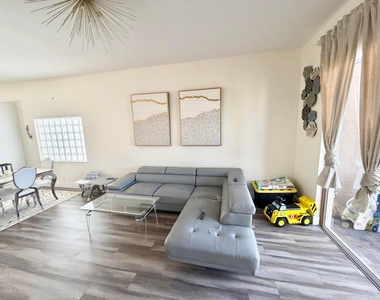 159 Berenger Walk - Photo Thumbnail 6