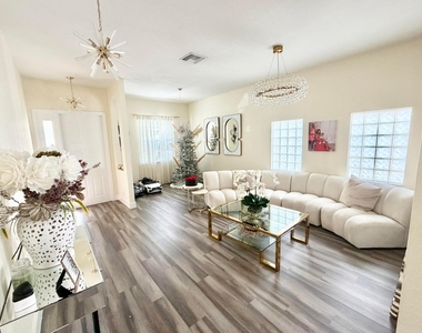 159 Berenger Walk - Photo Thumbnail 4