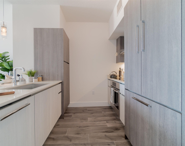 111 Se 1st Avenue - Photo Thumbnail 2