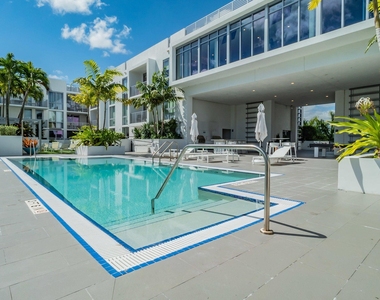 111 Se 1st Avenue - Photo Thumbnail 16