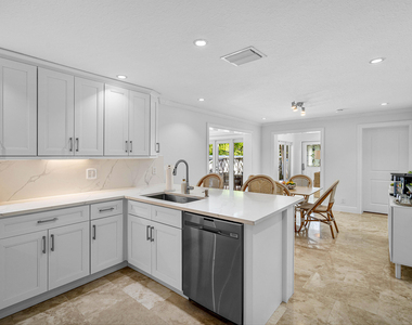 820 Palm Trail - Photo Thumbnail 6