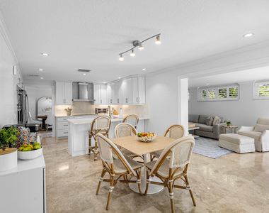 820 Palm Trail - Photo Thumbnail 8