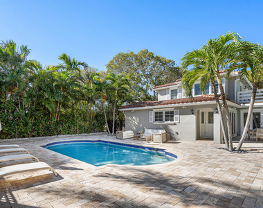 820 Palm Trail - Photo Thumbnail 33