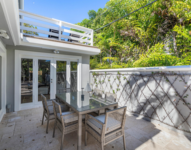 820 Palm Trail - Photo Thumbnail 32