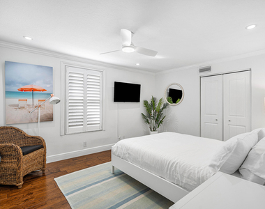 820 Palm Trail - Photo Thumbnail 25