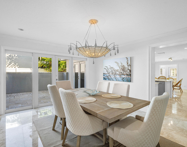 820 Palm Trail - Photo Thumbnail 14