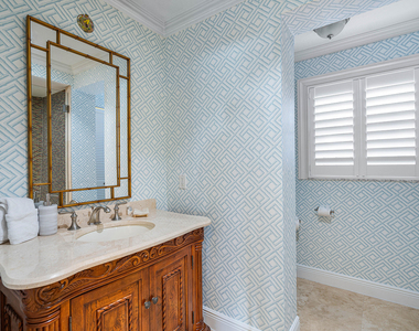 820 Palm Trail - Photo Thumbnail 11