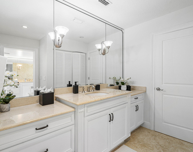 820 Palm Trail - Photo Thumbnail 22