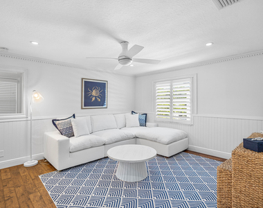 820 Palm Trail - Photo Thumbnail 15