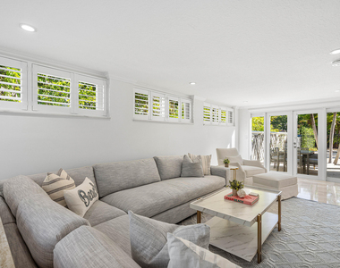 820 Palm Trail - Photo Thumbnail 3
