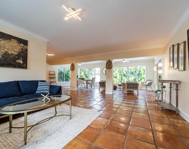 2101 Ne 15th Street - Photo Thumbnail 13