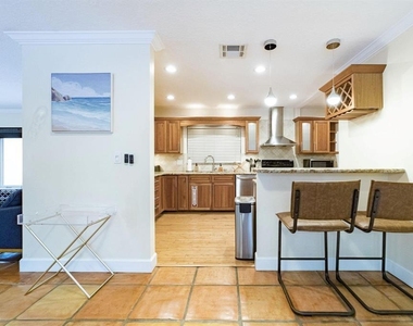 2101 Ne 15th Street - Photo Thumbnail 12