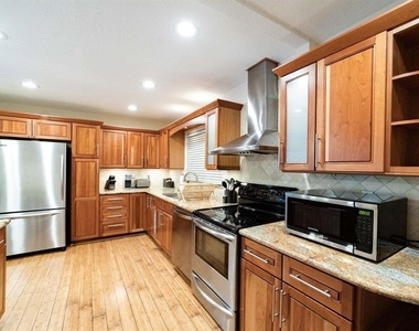2101 Ne 15th Street - Photo Thumbnail 11