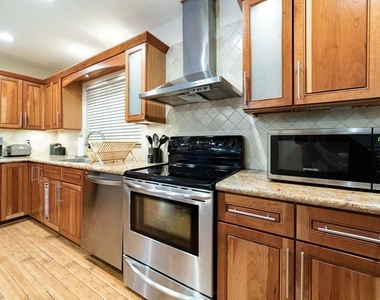 2101 Ne 15th Street - Photo Thumbnail 10