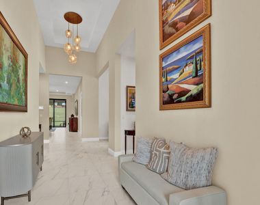 9204 Sw Arco Way - Photo Thumbnail 3