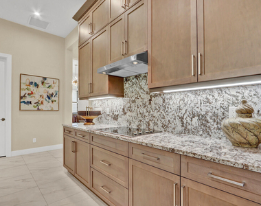 9204 Sw Arco Way - Photo Thumbnail 6