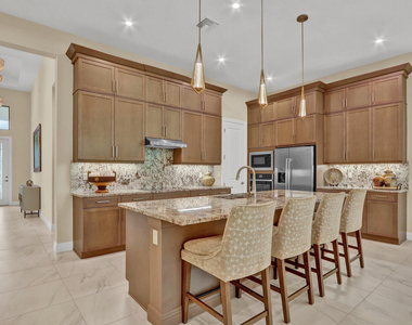 9204 Sw Arco Way - Photo Thumbnail 4
