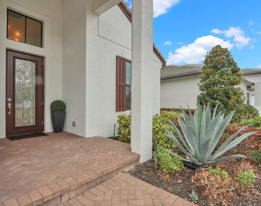 9204 Sw Arco Way - Photo Thumbnail 2