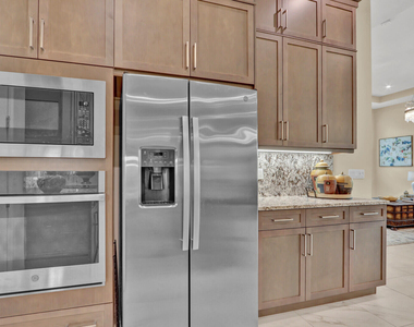 9204 Sw Arco Way - Photo Thumbnail 7