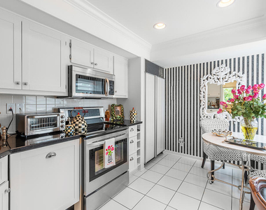 250 Bradley Place - Photo Thumbnail 13