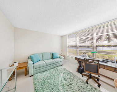 3091 N Course Drive - Photo Thumbnail 6