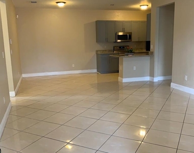 3549 Forest Hill Boulevard - Photo Thumbnail 7
