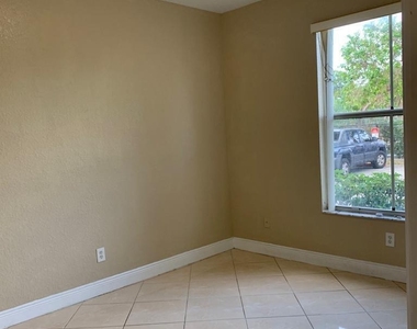 3549 Forest Hill Boulevard - Photo Thumbnail 10